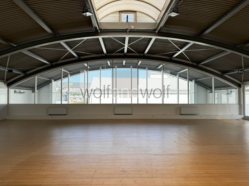 Immobile commerciale in Affitto a Milano, 22'500€, 580 m²