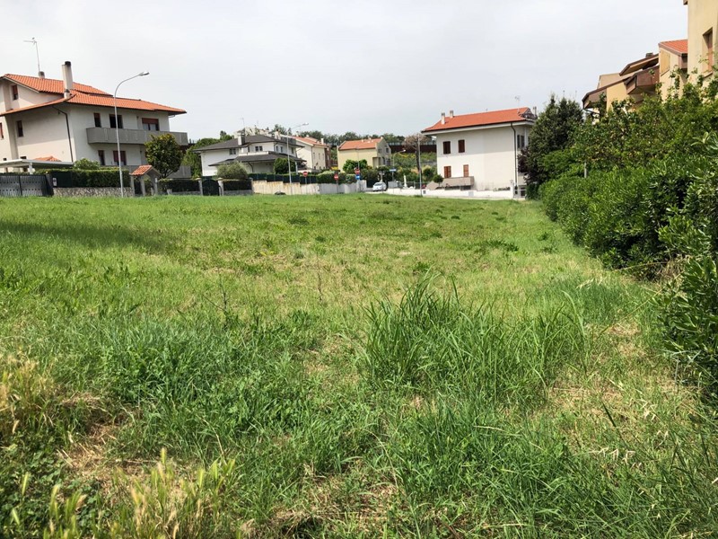 Terreno edificabile in Vendita a Montemarciano, 70'000€, 600 m²