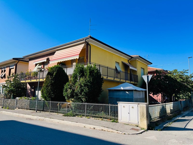 Casa Semi Indipendente in Vendita a Senigallia, 600'000&euro;, 355 m²