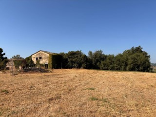 Rustico in Vendita a Montemarciano, 185'000€, 360 m²