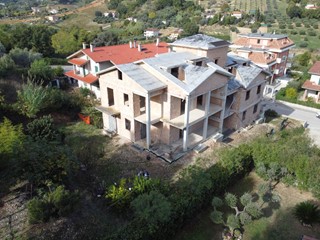 Appartamento in Vendita a Cupra Marittima, 600'000€, 894 m², con Box