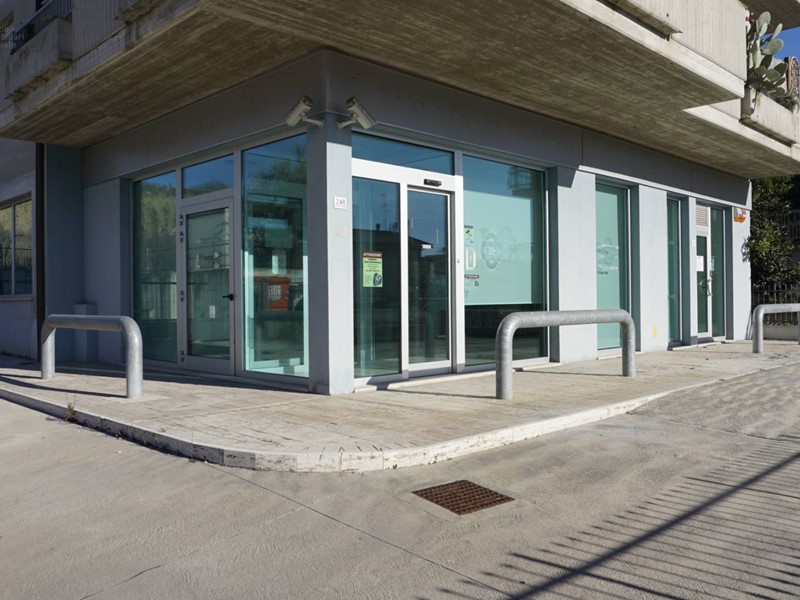 Immobile commerciale in Affitto a Grottammare, 1'000€, 150 m²