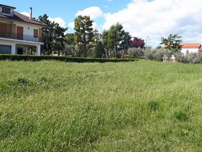 Terreno edificabile in Vendita a Castorano, 45'000€, 595 m²