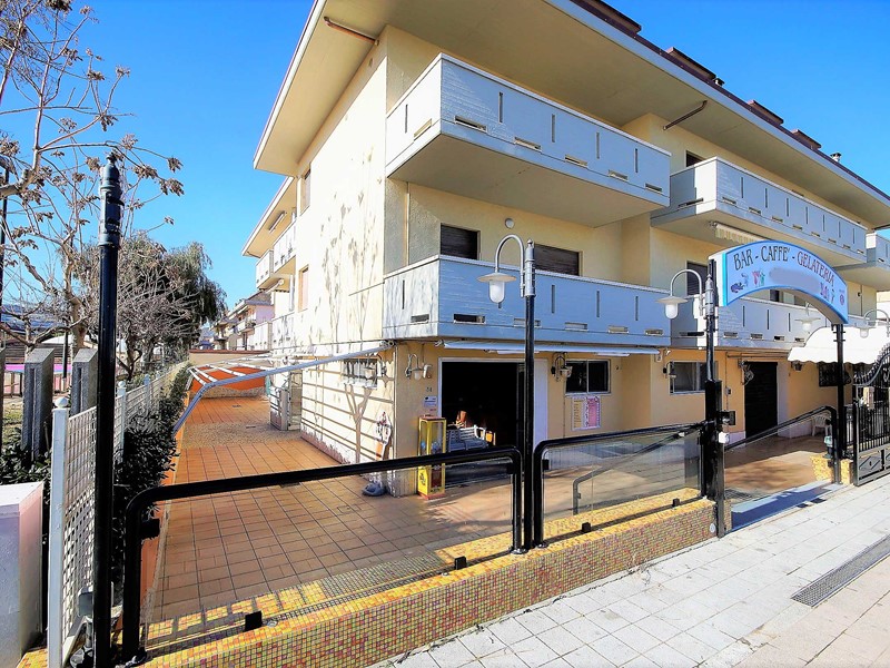 Immobile commerciale in Vendita a Martinsicuro, 180'000€, 110 m²