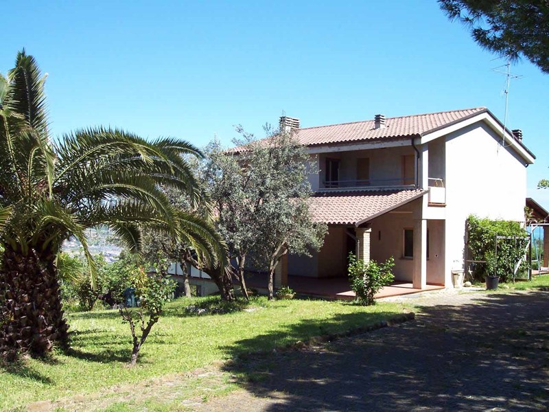 Villa in Vendita a Colonnella, 440'000€, 300 m²