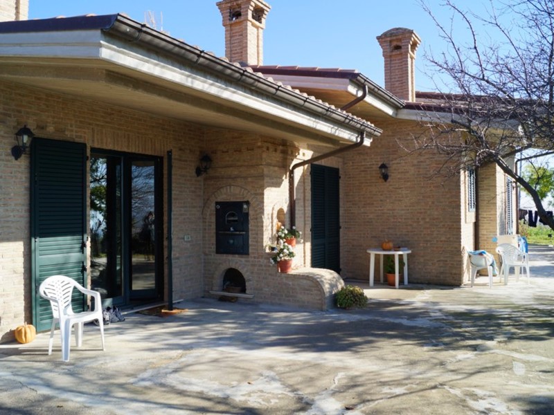 Villa in Vendita a Monteprandone, 730 m²
