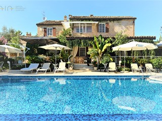 Rustico in Vendita a Colonnella, 500 m²