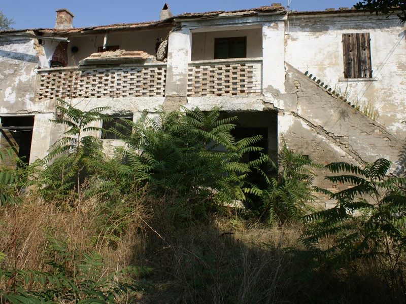 Rustico in Vendita a Monteprandone, 155'000€, 320 m², con Box