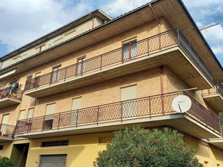 Appartamento in Vendita a Castorano, 145'000€, 124 m²