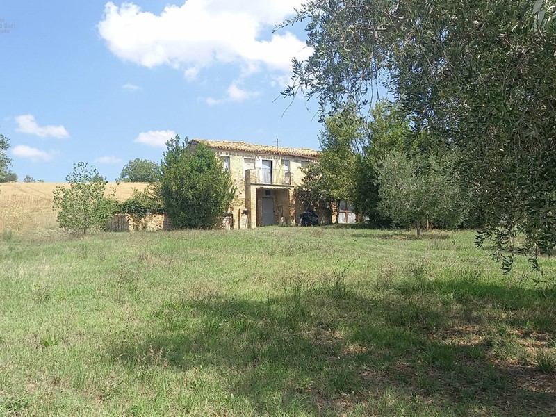 Rustico in Vendita a Offida, 195'000€, 120 m², con Box