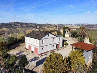Rustico in Vendita a Ripatransone, 249'000€, 270 m²