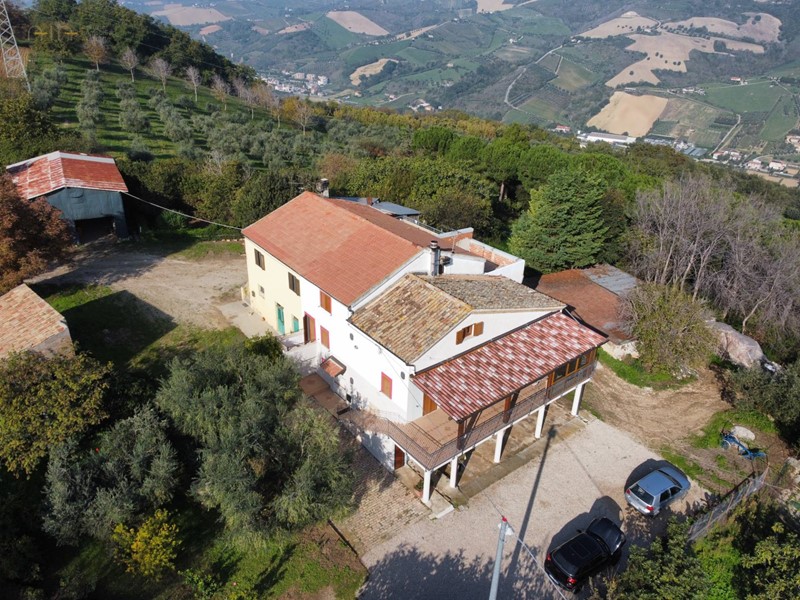 Rustico in Vendita a Ripatransone, 295'000€, 300 m²
