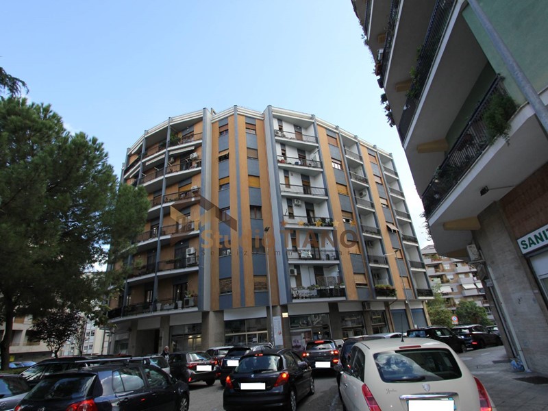 Appartamento in Vendita a Cosenza, 160'000€, 162 m²