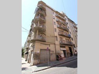 Immobile commerciale in Vendita a Cosenza, 45'000€, 35 m²