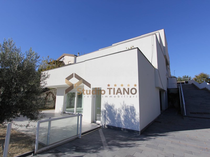 Appartamento in Vendita a Cosenza, 380'000€, 160 m²