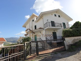 Casa Semi Indipendente in Vendita a Rende, 228'000€, 215 m²
