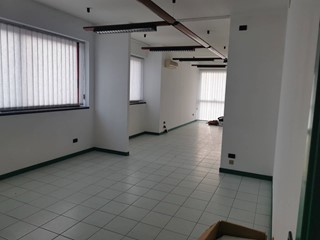 Ufficio in Affitto a Marcon, 1'100€, 150 m²