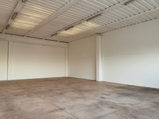 Capannone in Affitto a Casale sul Sile, 1'200€, 330 m²