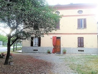 Casa Indipendente in Vendita a Santa Giuletta, 70'000€, 450 m²