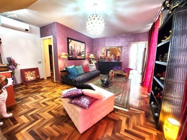 Appartamento in Vendita a Casteggio, 490'000€, 250 m²