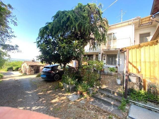 Villetta a schiera in Vendita a Torricella Verzate, 85'000€, 130 m²