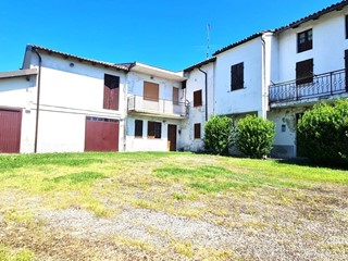 Villetta a schiera in Vendita a Montecalvo Versiggia, 22'000€, 90 m²