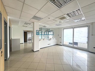 Ufficio in Affitto a San Benedetto del Tronto, 1'200€, 90 m²