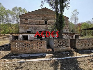 Rustico in Vendita a Monterubbiano, 320'000€, 500 m²