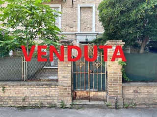 Villetta a schiera in Vendita a Porto San Giorgio, 260'000€, 205 m²
