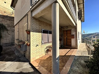 Casa Indipendente in Vendita a Ponzano di Fermo, 128'000€, 190 m²