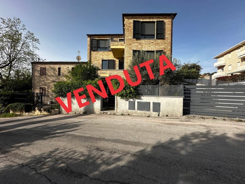 Villetta a schiera in Vendita a Fermo, 417'000€, 180 m²