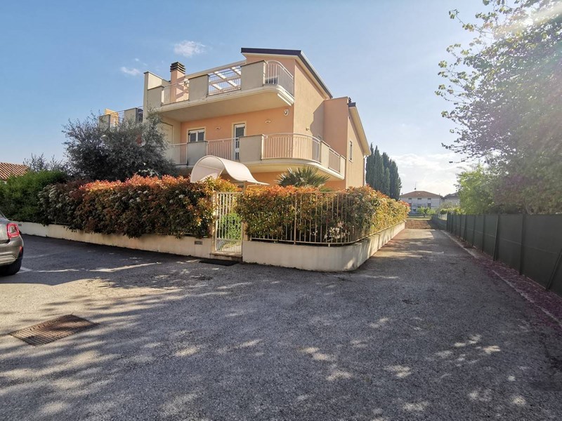 Villetta a schiera in Vendita a Fermo, 327'000€, 280 m²