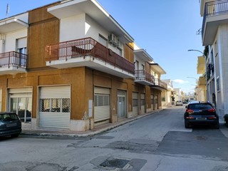 Negozio in Vendita a Turi, 260'000€, 418 m²