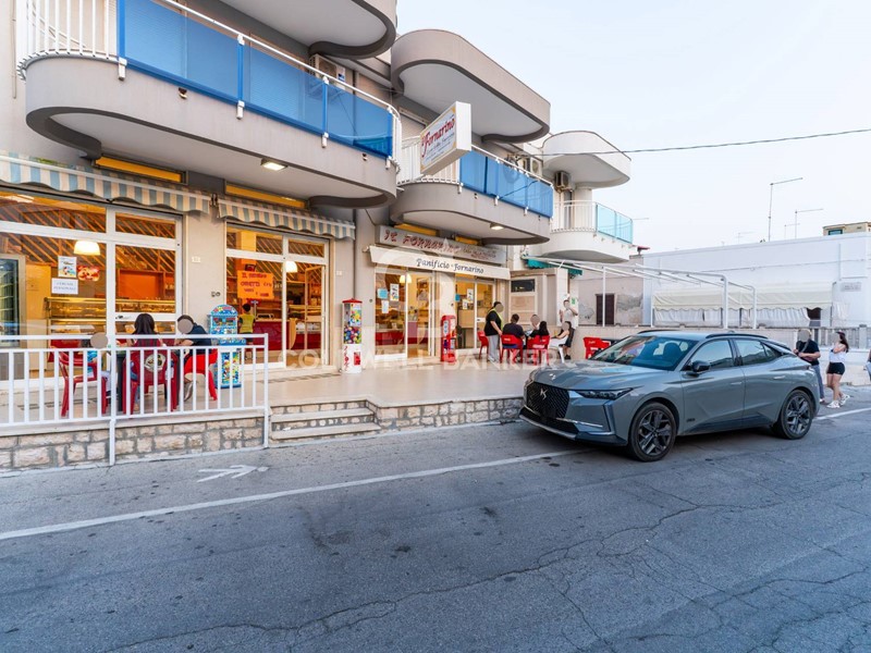 Attività commerciale in Vendita a Fasano, 330'000€, 132 m²