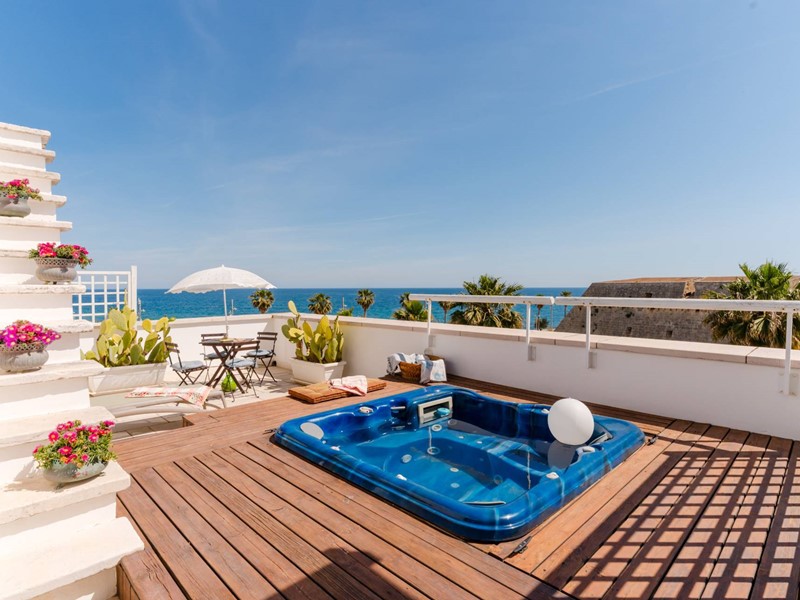 Appartamento in Vendita a Mola di Bari, 980'000€, 360 m²