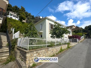 Casa Semi Indipendente in Vendita a Cervo, 295'000€, 100 m²