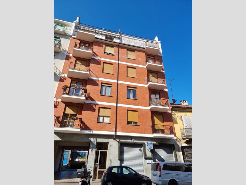 Immobile commerciale in Vendita a Torino, 49'000€, 98 m²