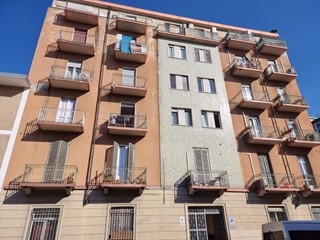 Bilocale in Vendita a Torino, 39'000€, 64 m²