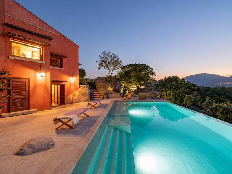 Villa in Vendita a Olbia, 300 m²