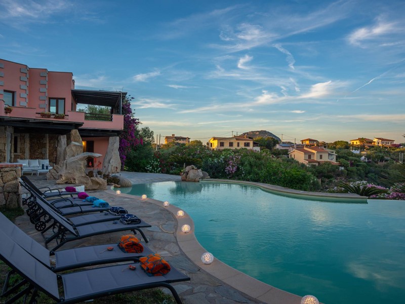 Villa in Affitto a Olbia, 50'000€, 350 m²