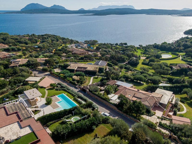 Villa in Vendita a Olbia, 1'100'000€, 210 m²