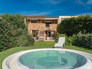 Villa in Vendita a Olbia, 1'100'000€, 210 m²