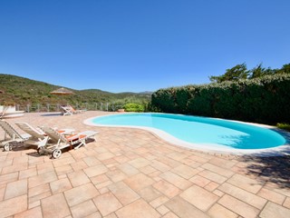 Villa in Vendita a Olbia, 1'500'000€, 250 m²