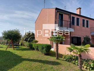 Casa Semi Indipendente in Vendita a Venezia, 220'000€, 150 m²