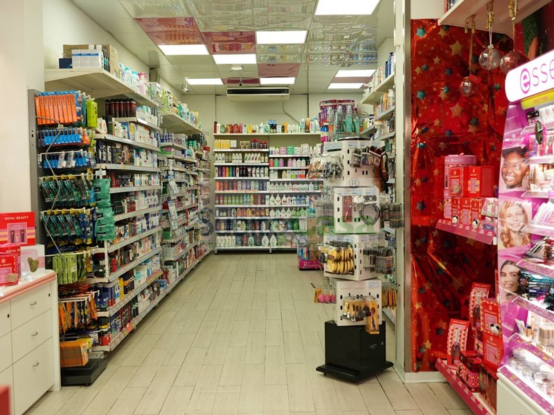 Attività commerciale in Vendita a Roseto degli Abruzzi, 100'000€, 120 m²