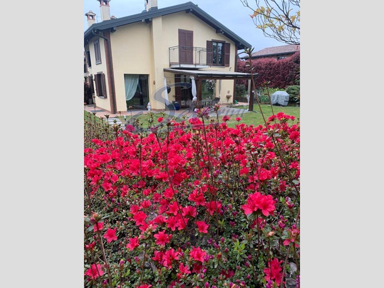 Villetta a schiera in Vendita a Grandate, 570'000€, 150 m²