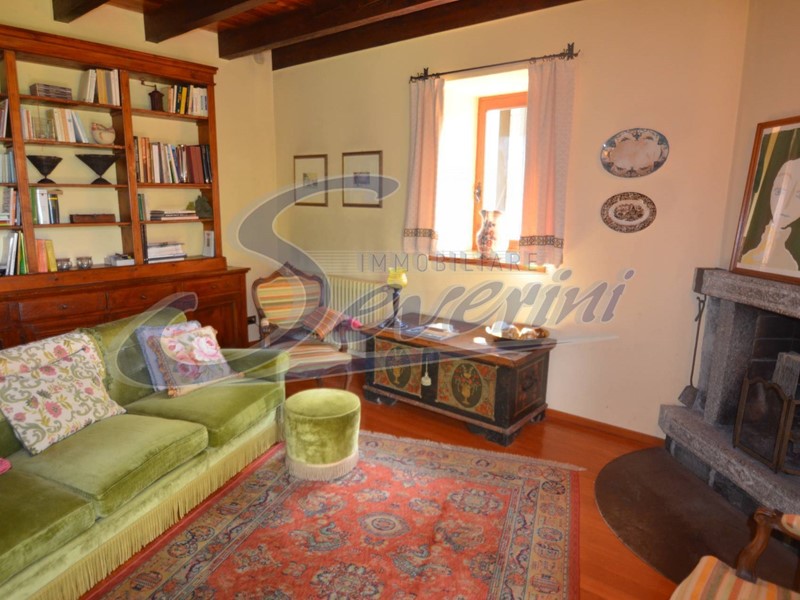 Villa in Vendita a Faggeto Lario, 90 m²