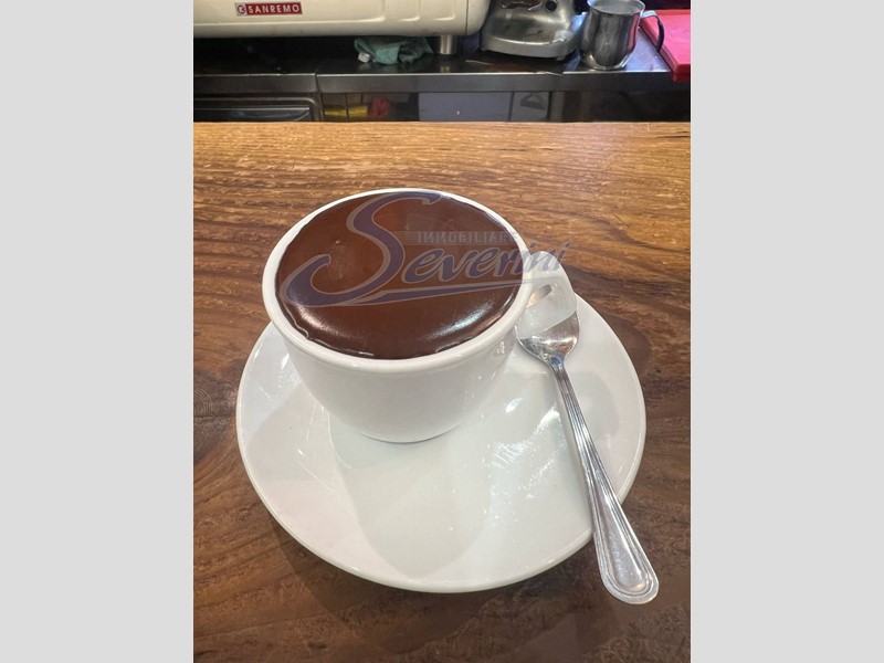 Attività commerciale in Vendita a Como, 300'000€, 25 m²