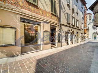 Immobile commerciale in Vendita a Como, 650'000€, 55 m²