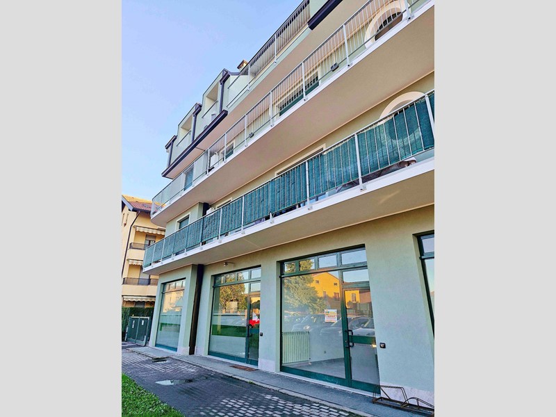Immobile commerciale in Affitto a Fagnano Olona, 490€, 52 m²